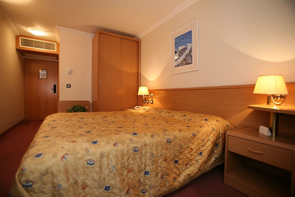 Sunny Baska Hotel By Valamar, Ex Corinthia Exterior photo